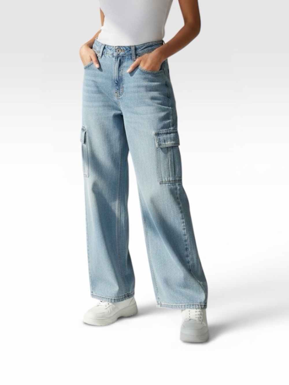 American Eagle•Super High Rise Baggy Wide Leg Cargo Jeans